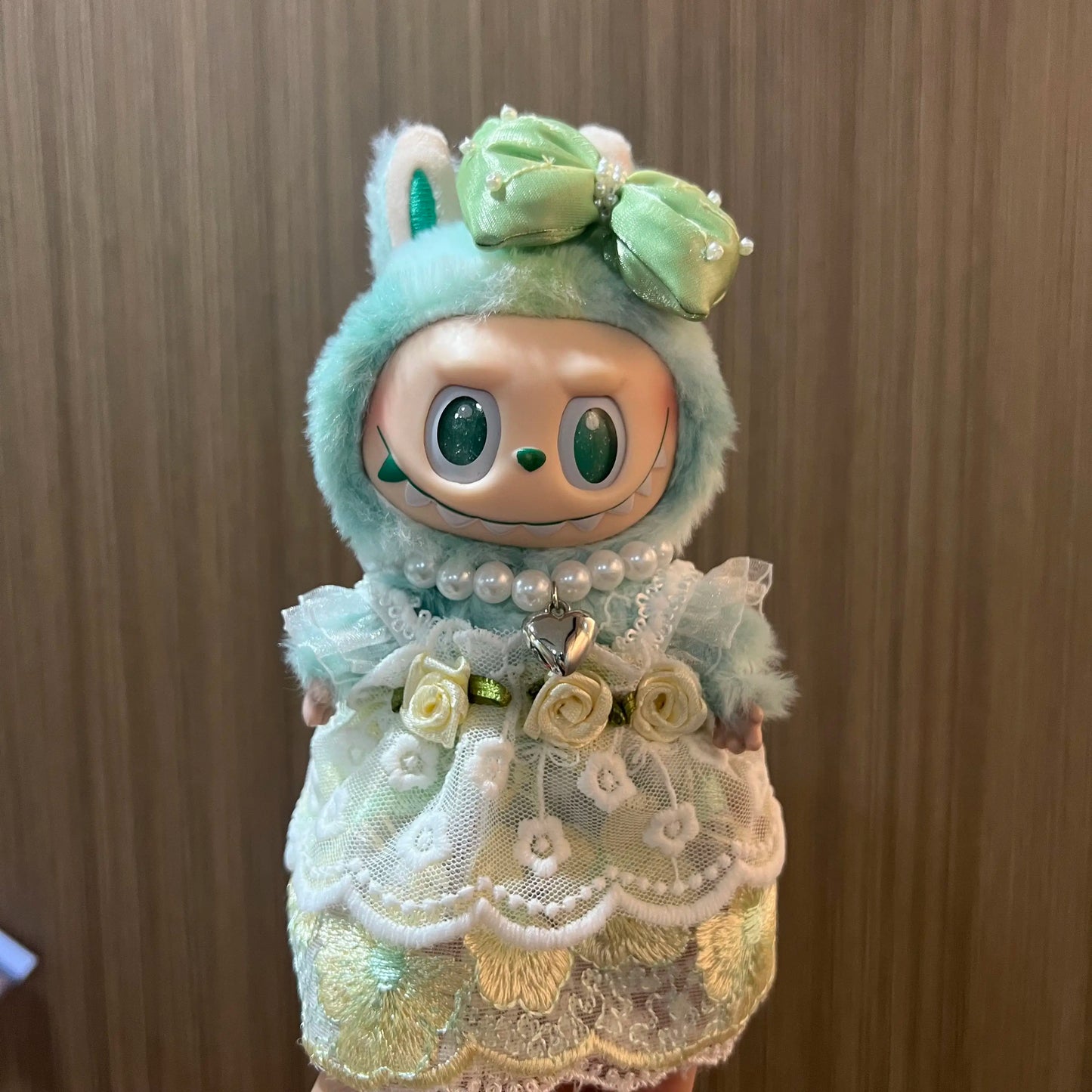 Labubu V3 Front High-Energy-Serie US Spot Goods Cool Doll with Couture Wardrobe Labubu Doll