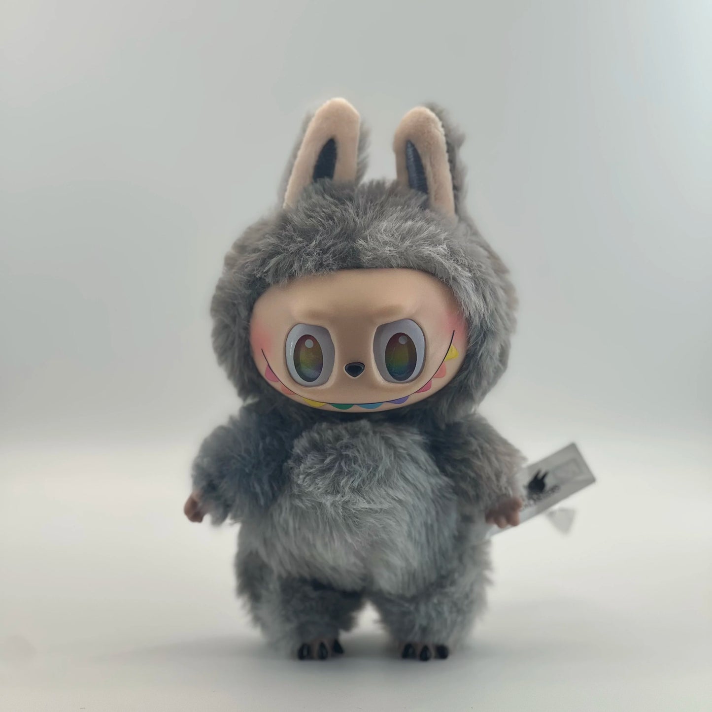 Labubu V3 Front High-Energy-Serie US Spot Goods Cool Handsome Doll with Couture Wardrobe Labubu Doll