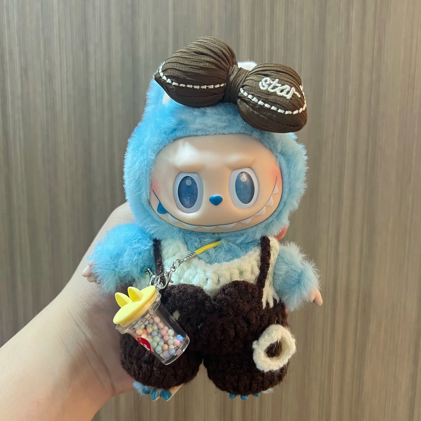 Labubu V3 Front High-Energy-Serie US Spot Goods Cool Handsome Doll with Couture Wardrobe Labubu Doll