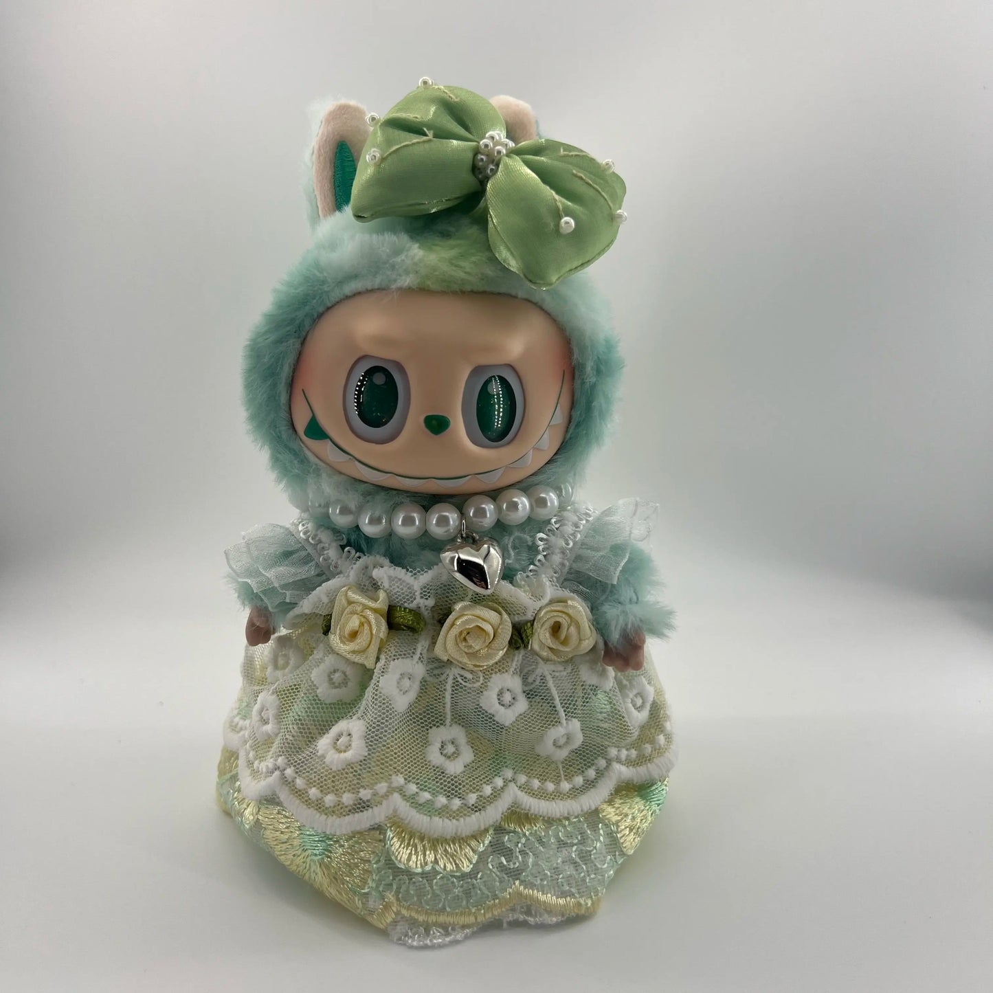 Labubu V3 Front High-Energy-Serie US Spot Goods Cool Doll with Couture Wardrobe Labubu Doll